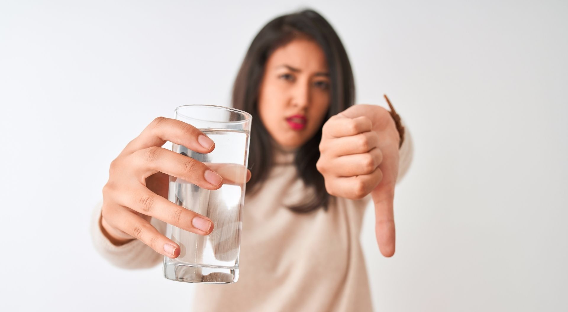 Chlór ve vodě: proč ho cítíme a jak ho doma snadno odstranit